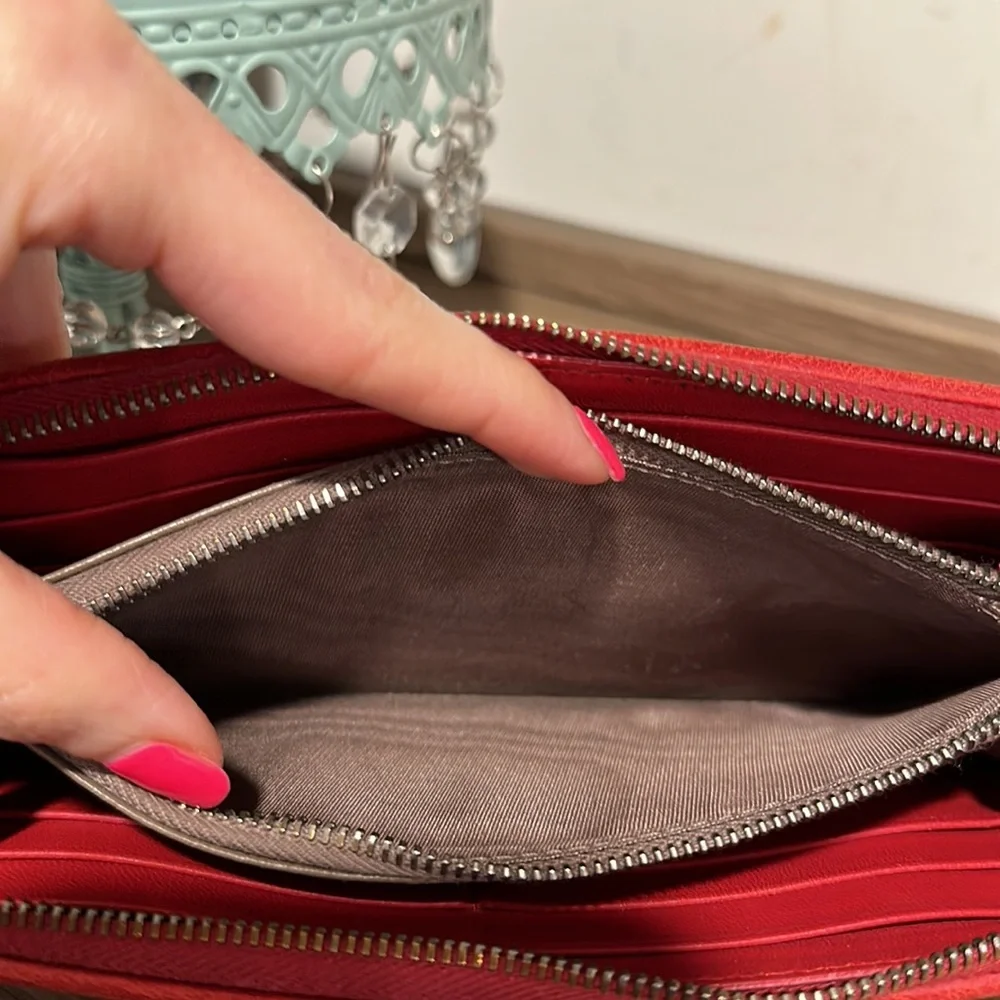 ❤️Wallet by Bottega Intrecciato ❤️ - Picture 10 of 16